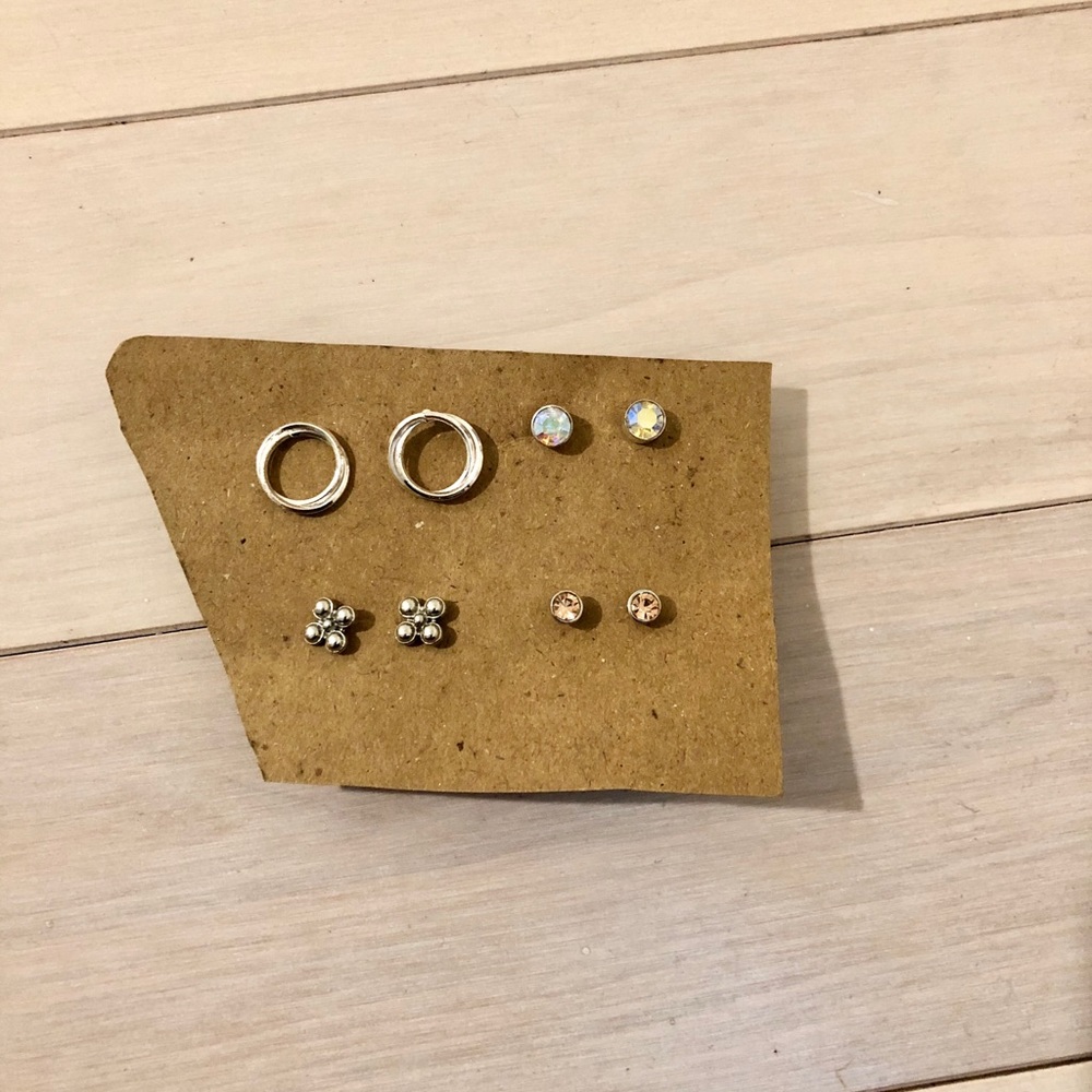 LOT OF 4! Earrings of various styles